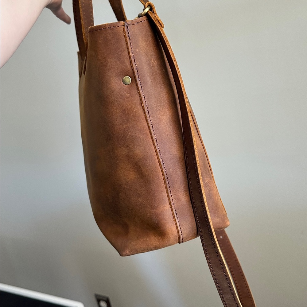 Portland Leather Goods Canyon Medium Crossbody - Picture 4 of 6